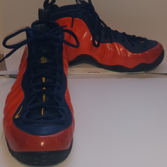 Nike - Picture 2 of 11